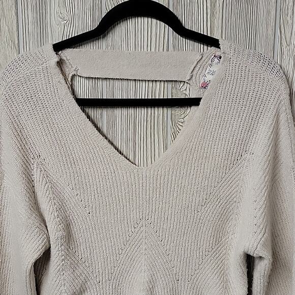 Pink Rose V Neck Open Back Detail Soft Knit Sweater Womens Size XS NWT - Picture 2 of 13